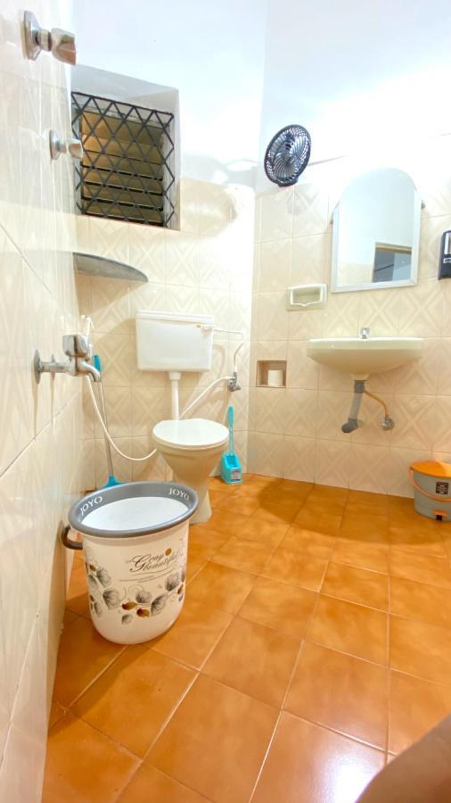 Mitra Hostel วากาตอร์ ภายนอก รูปภาพ