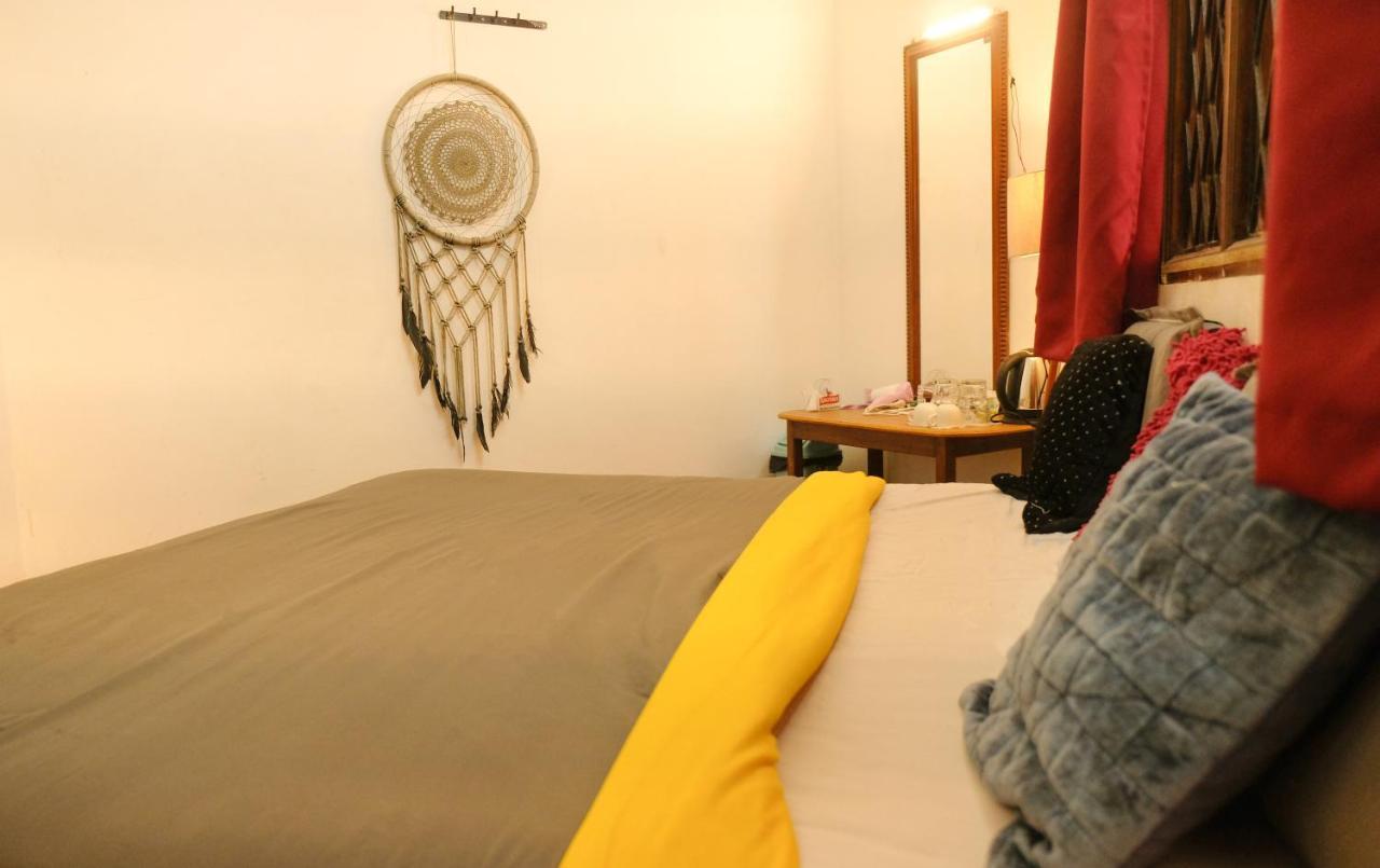 Mitra Hostel วากาตอร์ ภายนอก รูปภาพ