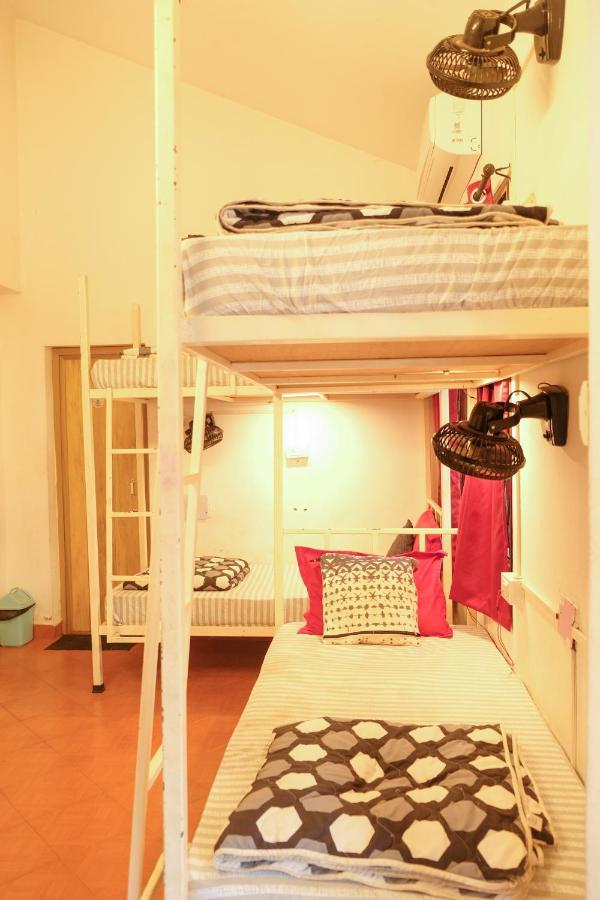 Mitra Hostel วากาตอร์ ภายนอก รูปภาพ