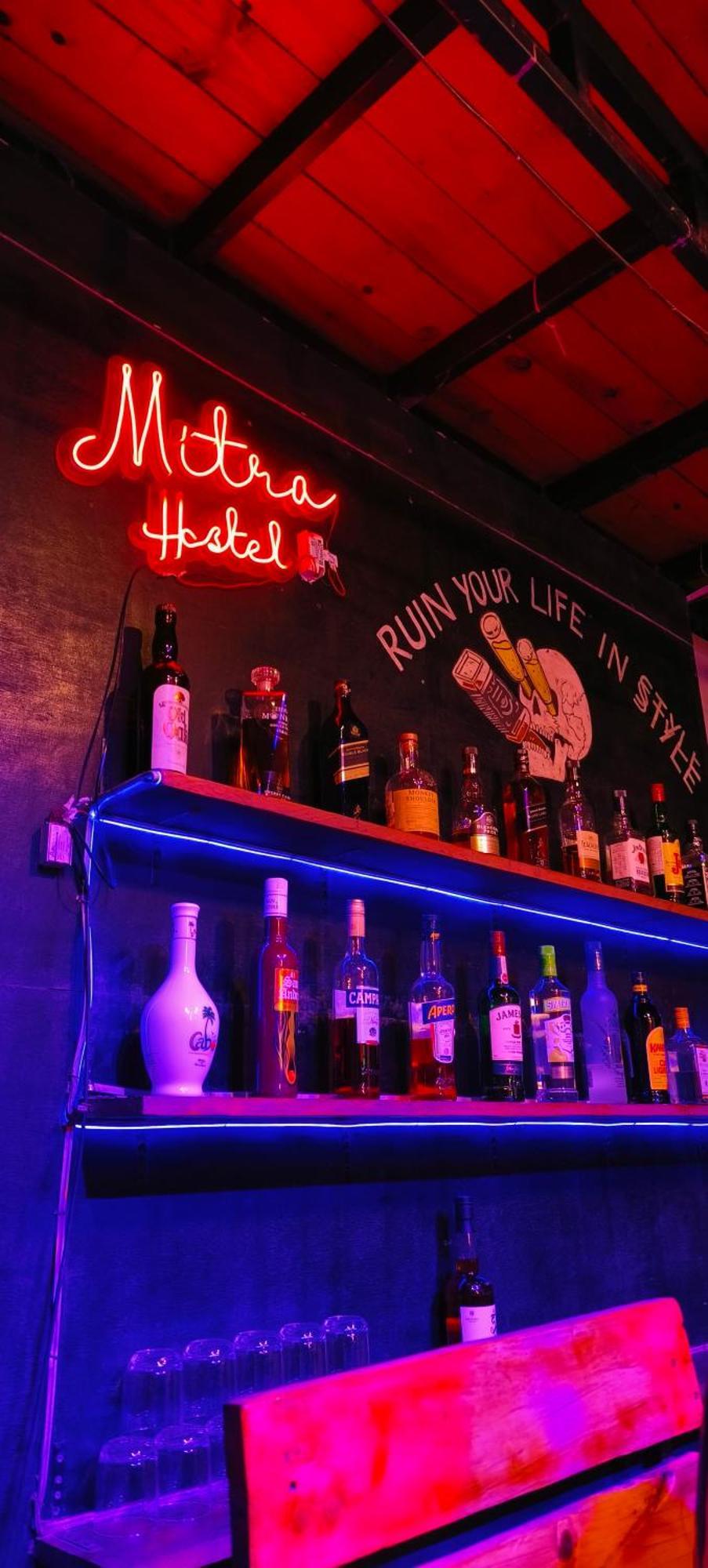Mitra Hostel วากาตอร์ ภายนอก รูปภาพ